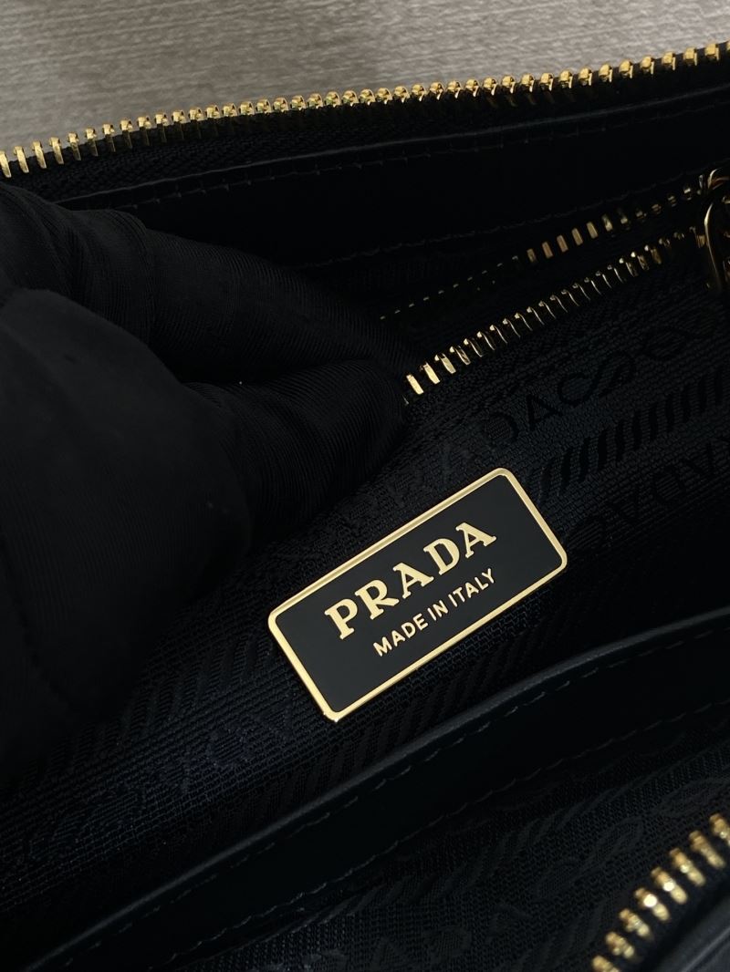 Pra*a hobo bags